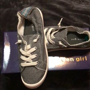 Women’s fashion sneakers.